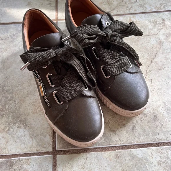 EOS JOVI - Picture 1 of 6